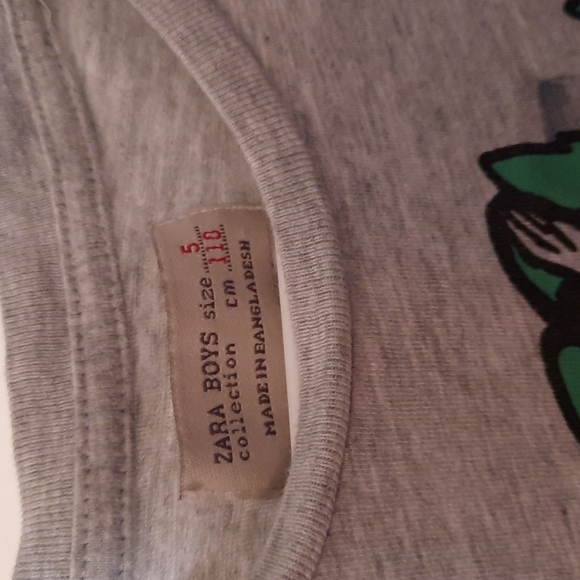 Zara Boys long sleeve t-shirt.  Sz 5 - Picture 2 of 2